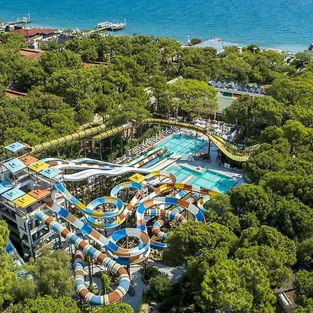 Nirvana Mediterranean Excellence 度假村
