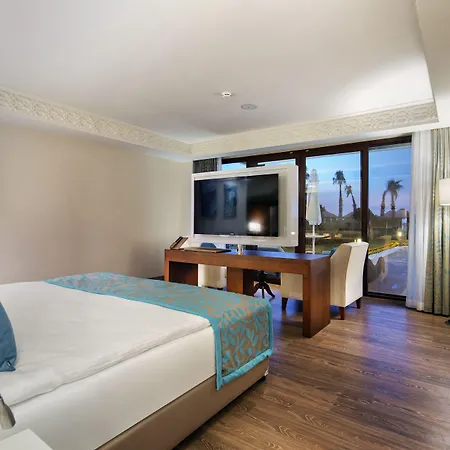Θέρετρο Nirvana Mediterranean Excellence 5*