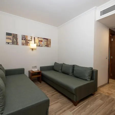 리조트 Nirvana Mediterranean Excellence 벨디비